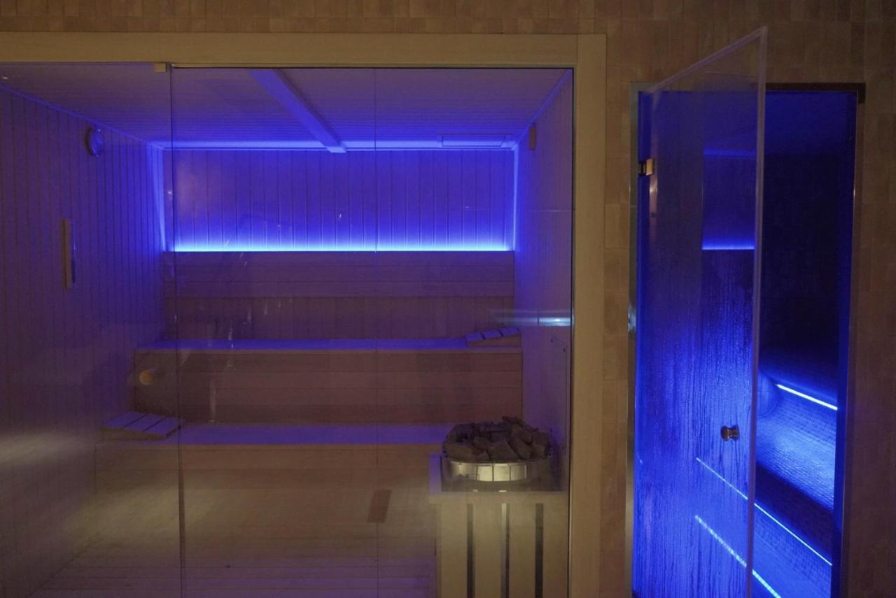 Coolrooms Palacio Villapanes 5 Gl Sewilla Zewnętrze zdjęcie A modern steam room