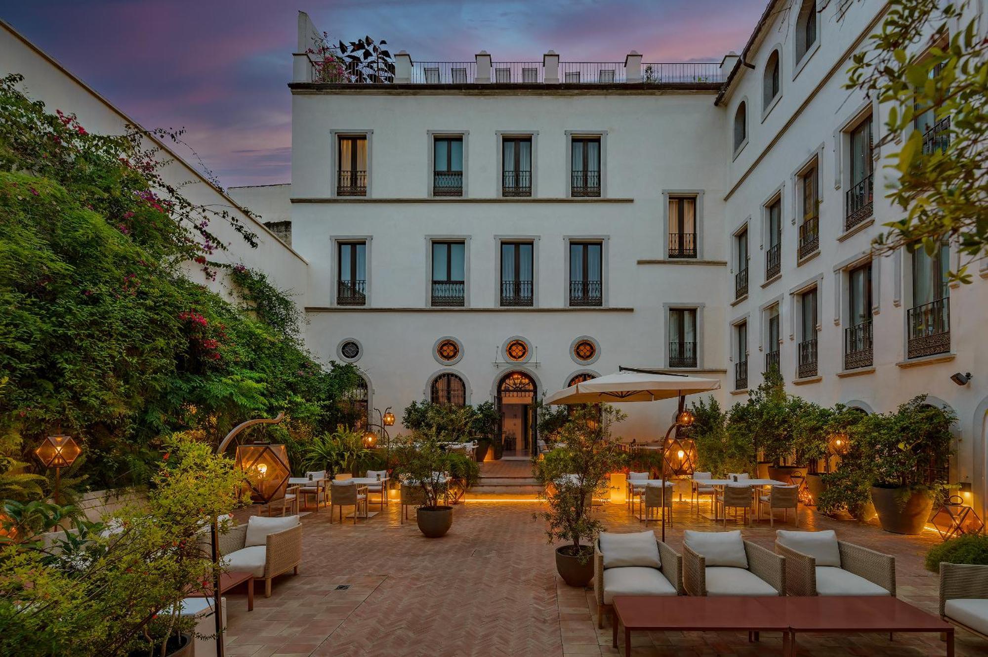 Coolrooms Palacio Villapanes 5 Gl Sewilla Zewnętrze zdjęcie The Hotel's courtyard