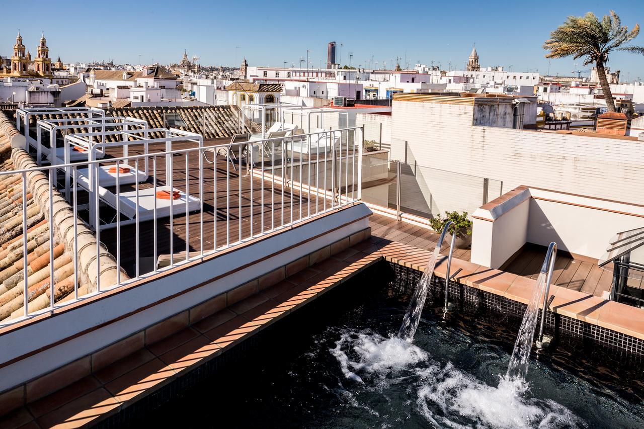 Coolrooms Palacio Villapanes 5 Gl Sewilla Zewnętrze zdjęcie Rooftop fountain