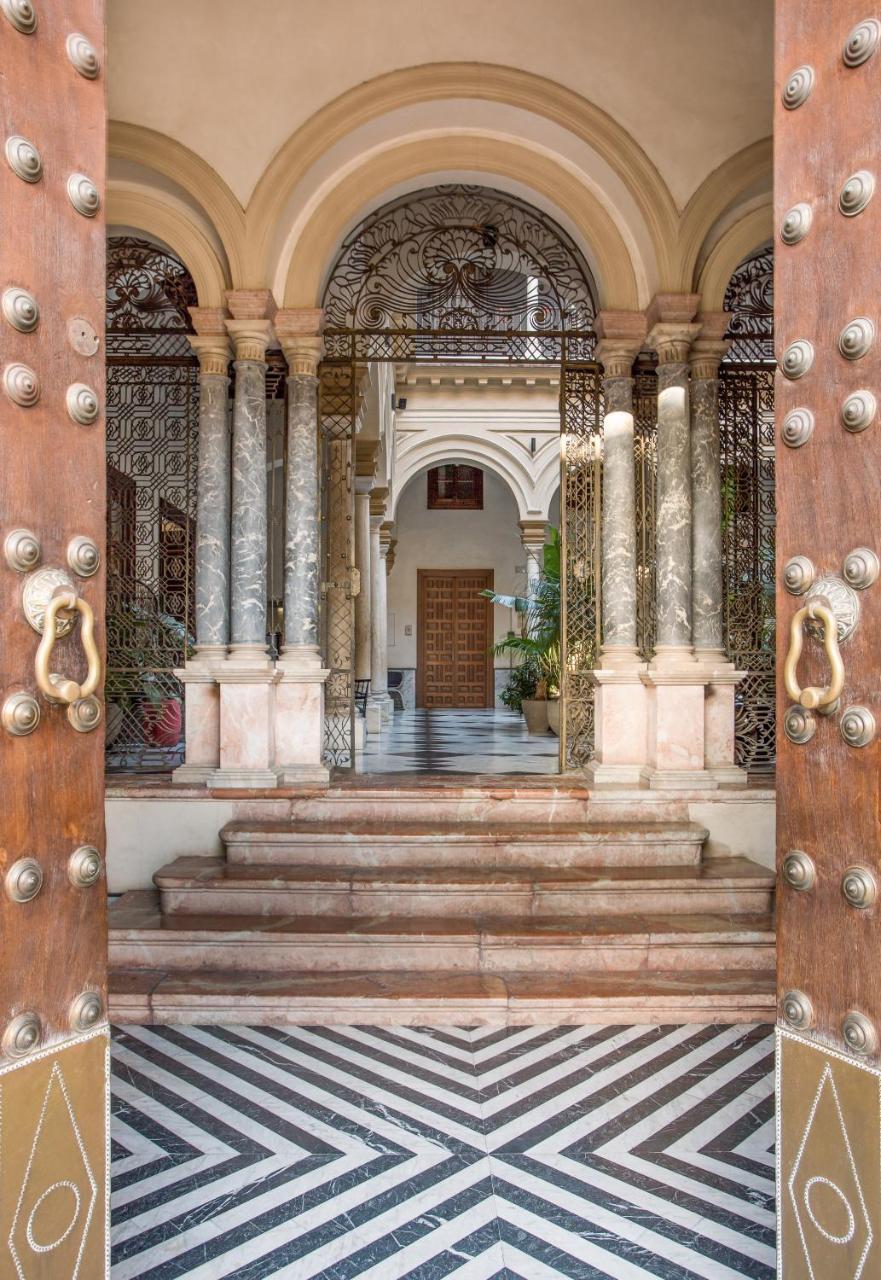 Coolrooms Palacio Villapanes 5 Gl Sewilla Zewnętrze zdjęcie Entrance to the palace
